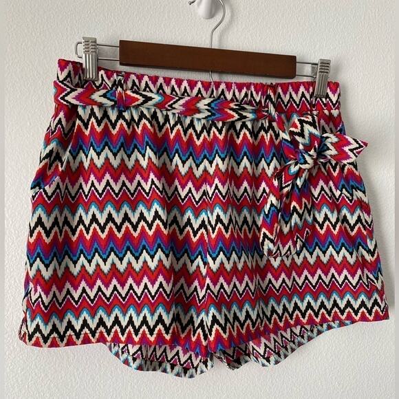 BeBop Women's Med Colorful Rainbow Chevron Summer Shorts Travel Resort Beach - Picture 2 of 11